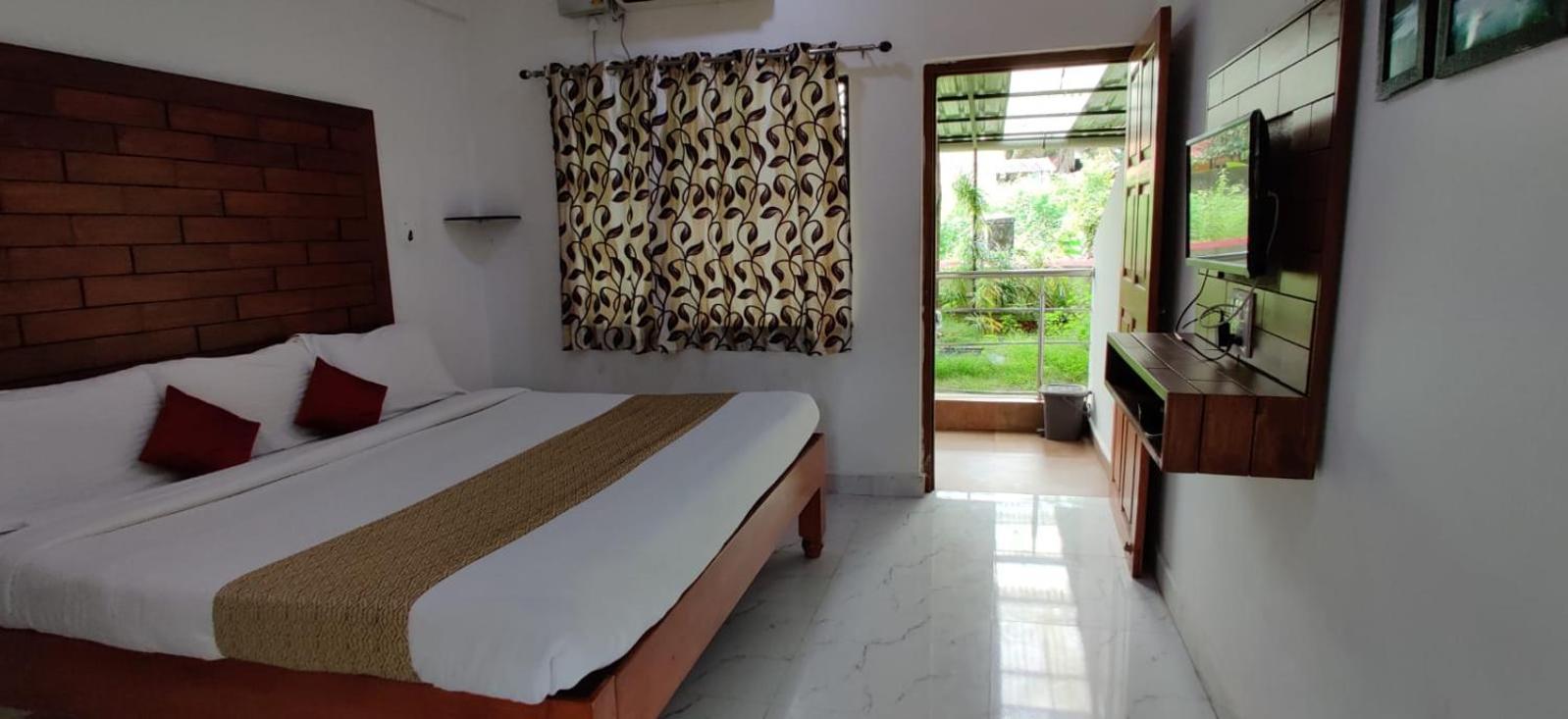 Hotel Mj Beach Resort Baga Kültér fotó