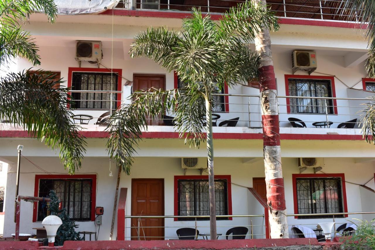 Hotel Mj Beach Resort Baga Kültér fotó