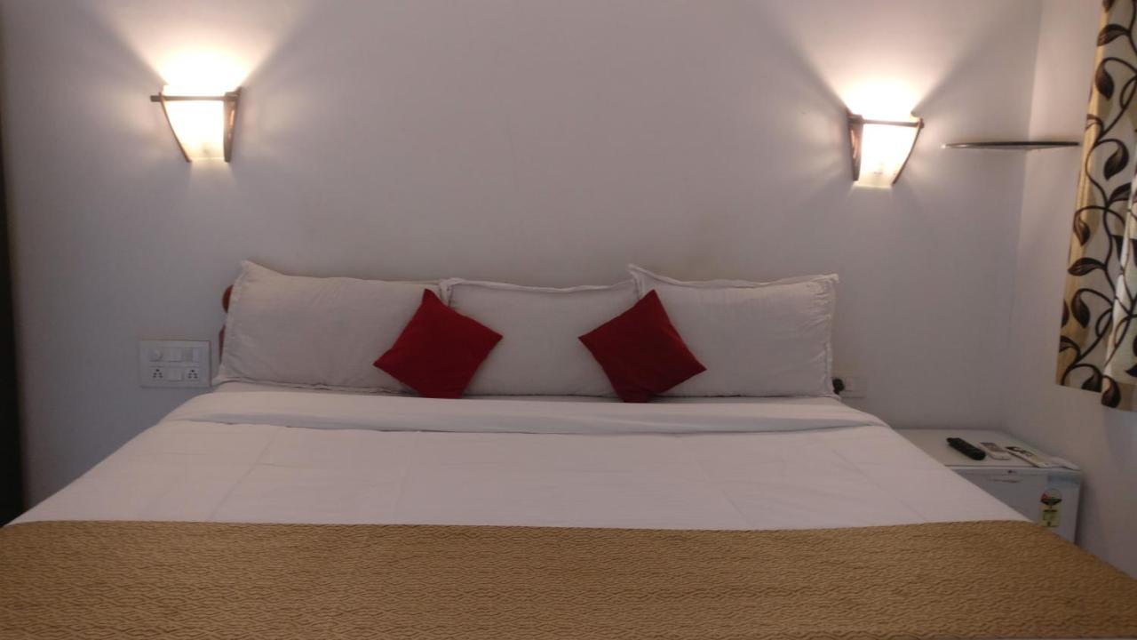Hotel Mj Beach Resort Baga Kültér fotó